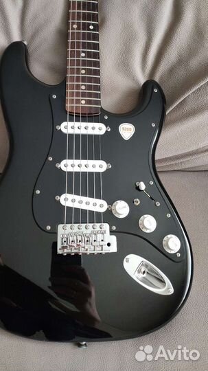 Stratocaster squier affinity + mod pickguard