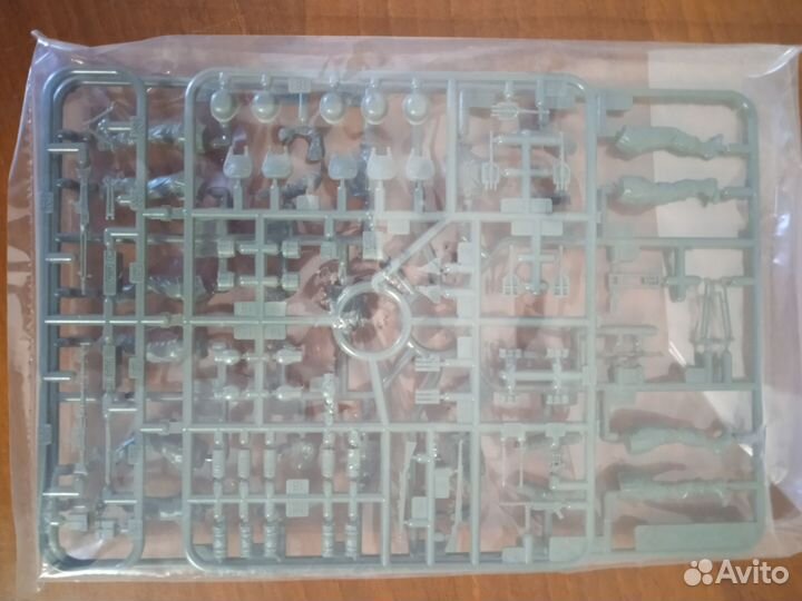 Tamiya 35184 Немецкие пулемётчики на марше