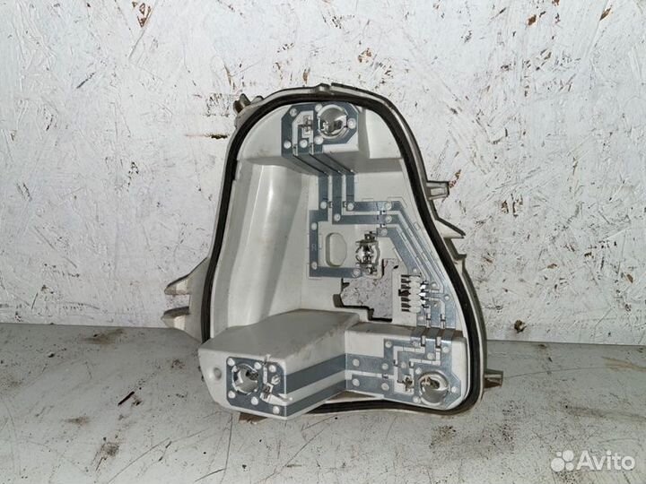 Фонарь задний правый Volkswagen Polo cедан cwva