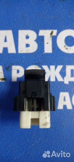 Кнопка стеклоподъемника Toyota Rav4 кроссовер