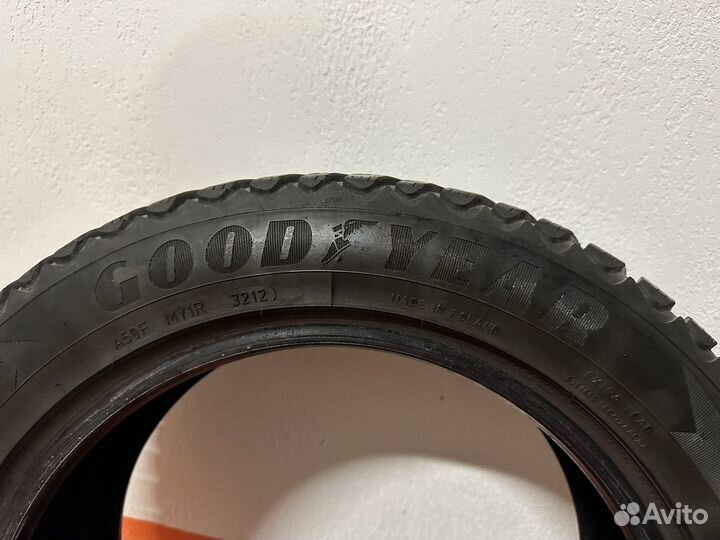 Goodyear Ultragrip Ice Arctic 205/55 R16 94T