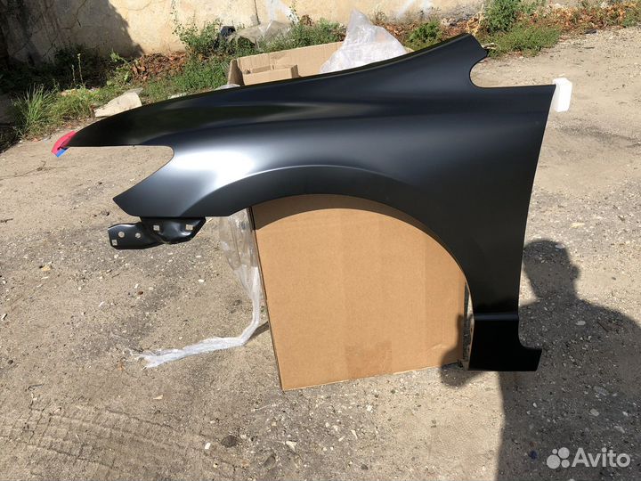 Крыло на Honda Civic 4D некрашеное