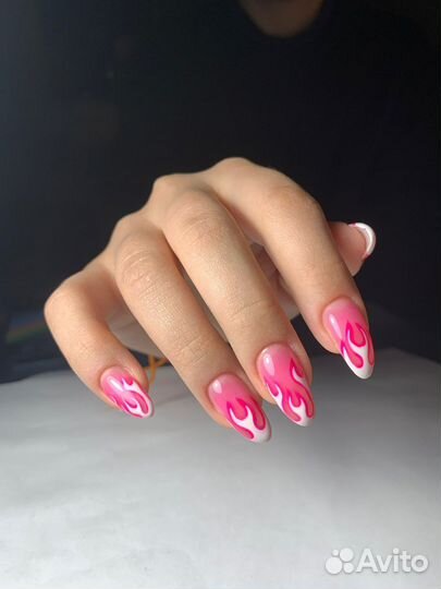 Маникюр, педикюр, наращивание ногтей