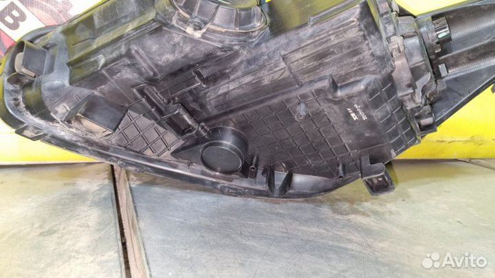 Фара передняя правая Kia Ceed Jd хэтчбек 1.4 2013