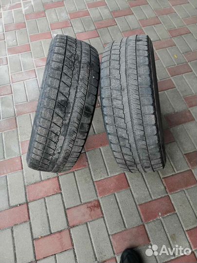 Bridgestone Blizzak VRX 215/65 R16