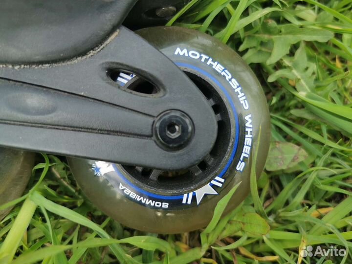 Роликовые коньки