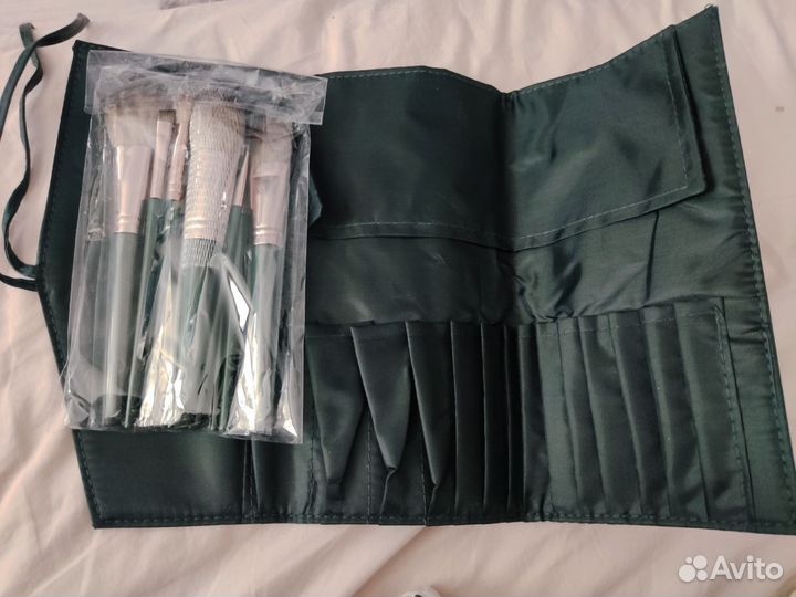 Кисти для макияжа с кожаным пеналом