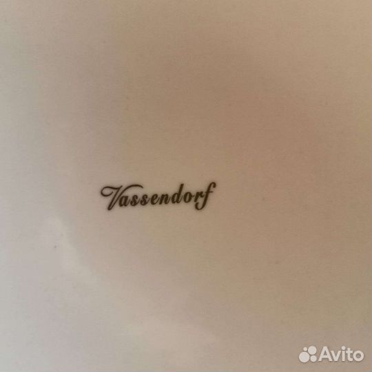 Ваза для фруктов на ножке