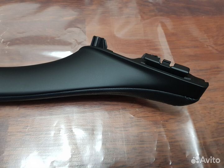 Кожанная ручка двери BMW F10