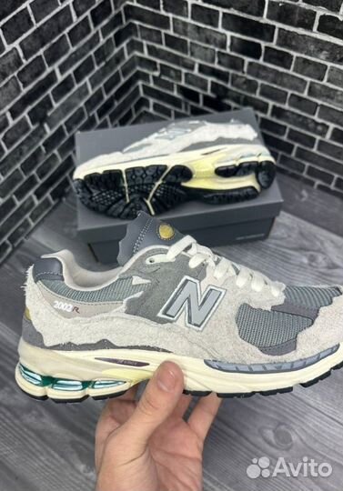 Новинка New Balance 2002R