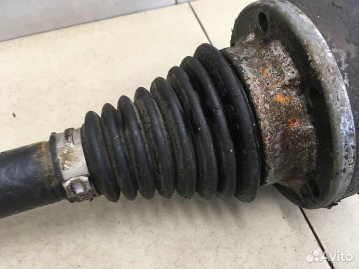 Полуось передняя левая VW Caddy III 2004-2016