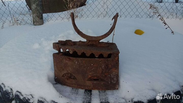 Утюг старинный