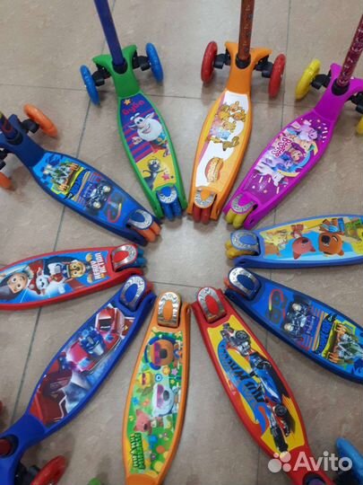 Детский трёхколёсный самокат