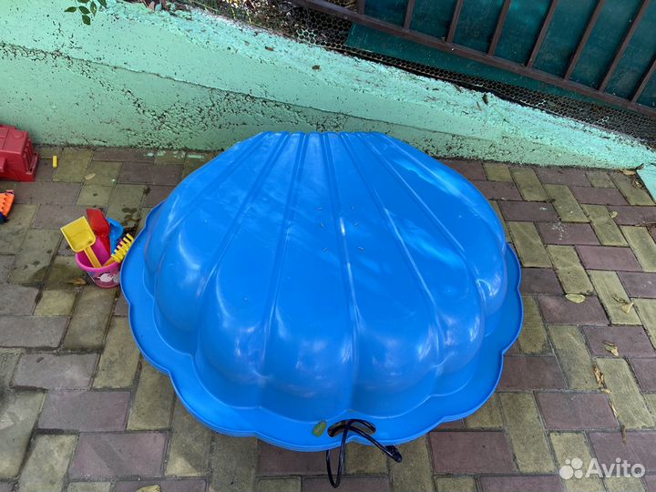 Песочница с крышкой бу