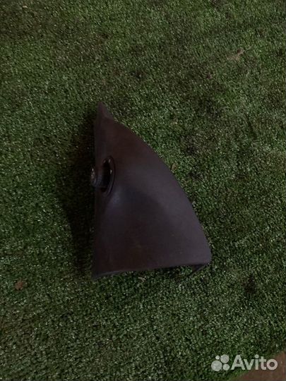 Уголок зеркала бокового левый Ford Focus Se седан