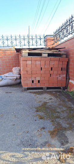 Кирпич красный