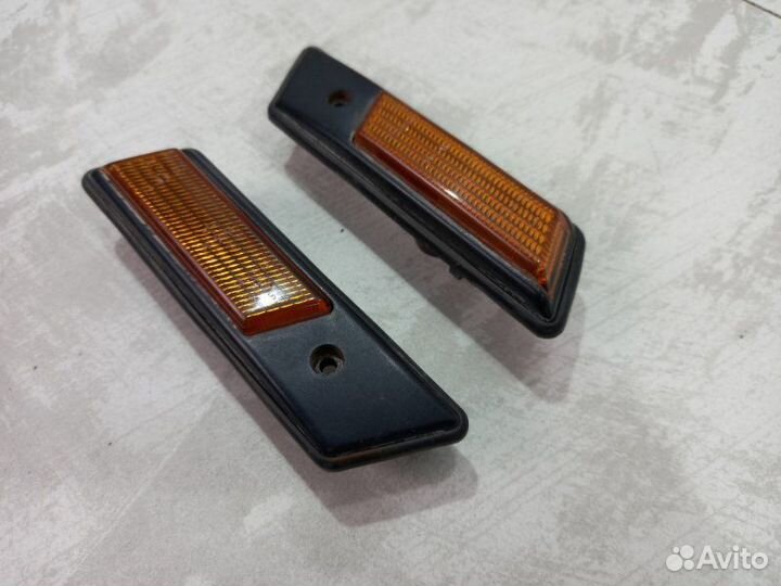 Поворотники в крылья Bmw 750 E32 M70B50 1992