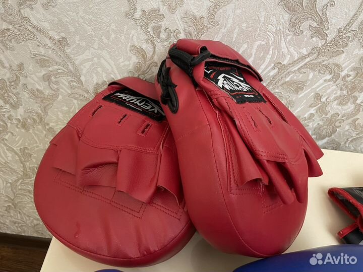 Боксерские перчатки,лапы и детские перчатки