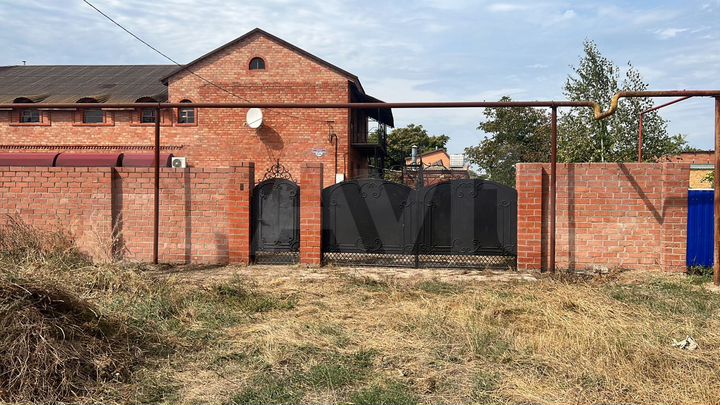 Дом 750 м² на участке 30 сот.