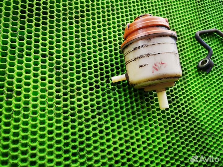 Бачок гура на Suzuki Grand Vitara 2 05-15