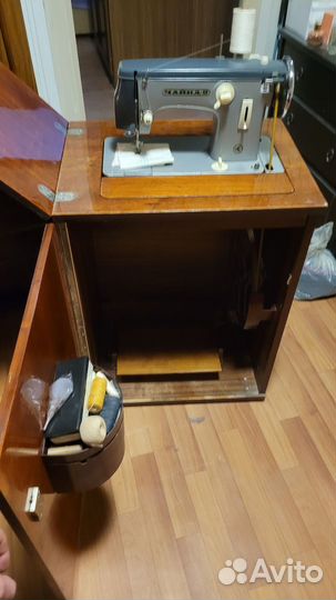 Швейная машина Чайка-2