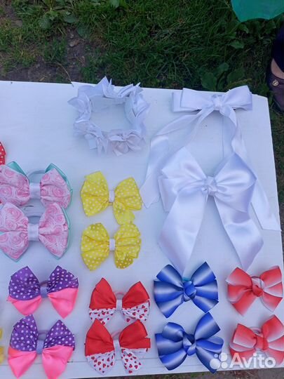 Бантики, заколки, резинки на пучок