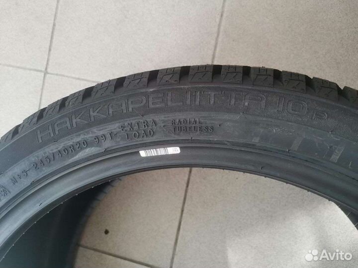 Nokian Tyres Hakkapeliitta 10p 245/40 R20 и 275/35 R20