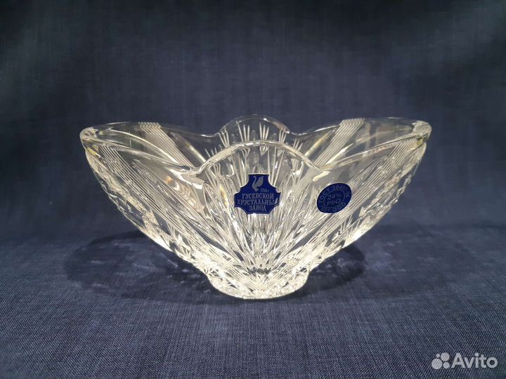 Новый хрустальный салатник-лодочка
