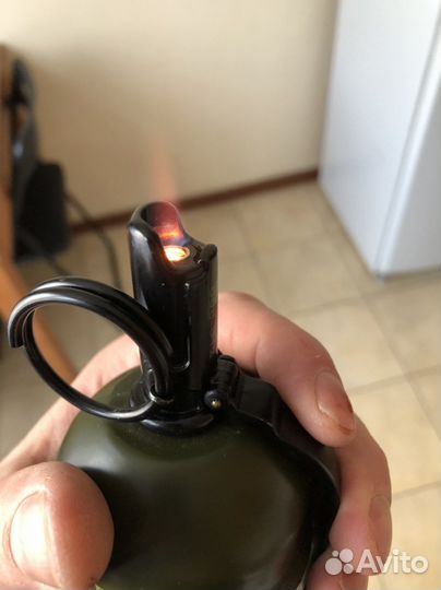 Зажигалка-пепельница в виде ручной гранаты