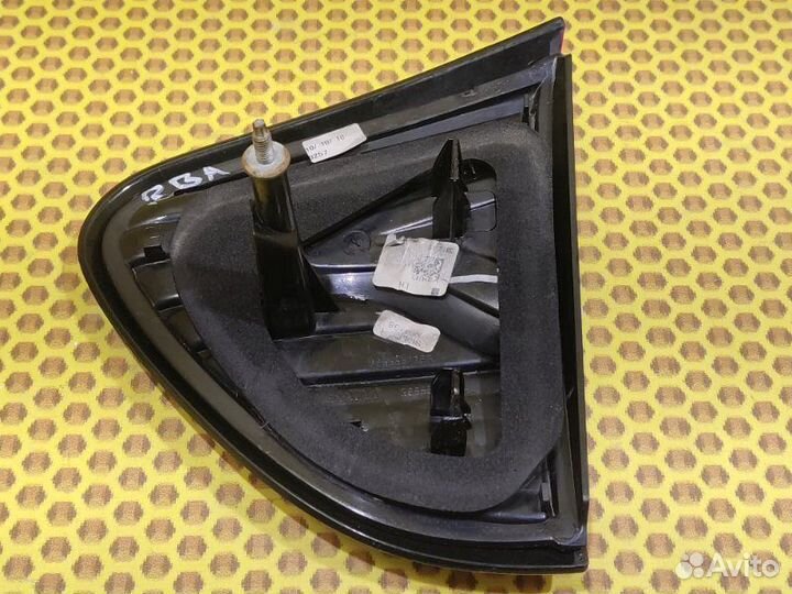 Фонарь в крышку багажника задний левый Renault