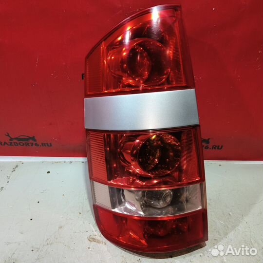 Фонарь левый Toyota Noah R60