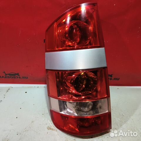 Фонарь левый Toyota Noah R60