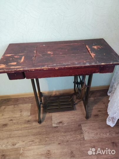 Швейная машина Подольск ножная