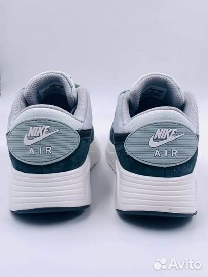 Кроссовки женские