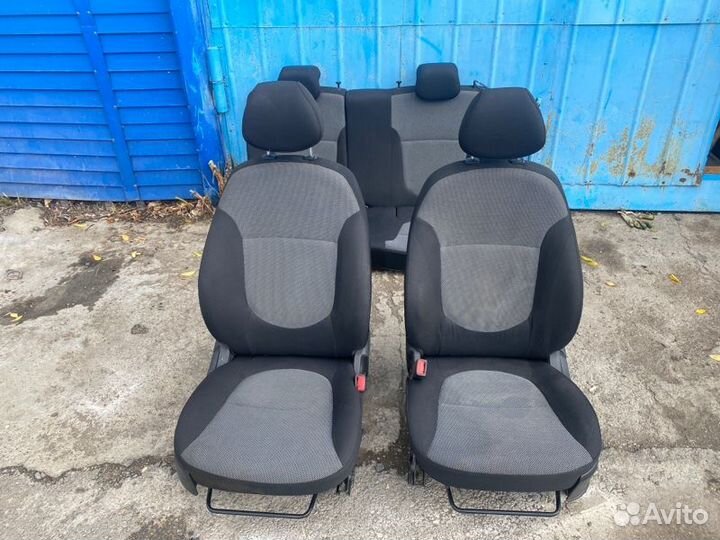 Комплект сидений Hyundai Solaris седан G4FC 2011