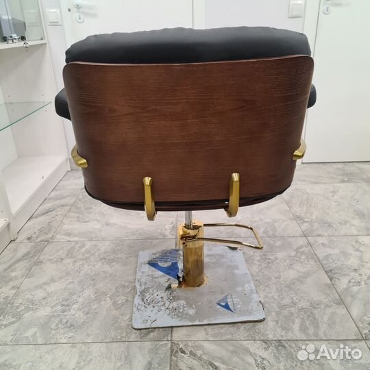 Кресло парикмахерское