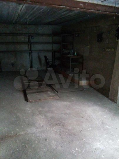 Гараж, > 30 м²