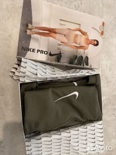 Комплект для спорта топ и шорты nike pro