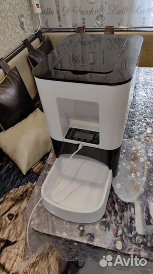 Кормушка для собак и кошек