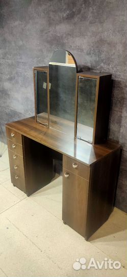 Туалетный стол