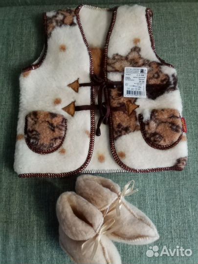 Детская жилетка и пинетки из овчины