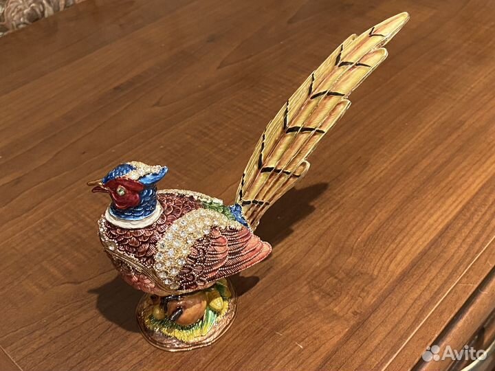 Шкатулка металлическая со стразами 