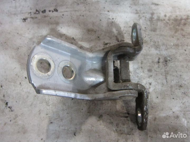 Петля двери задней левой нижняя Nissan X-Trail (T3