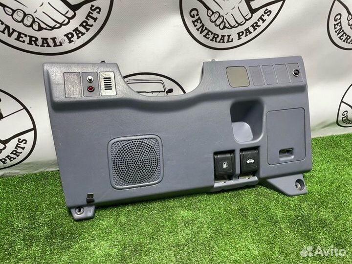 Консоль под рулевой колонкой Toyota Land Cruiser