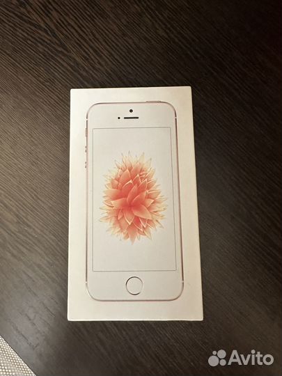 iPhone SE, 32 ГБ