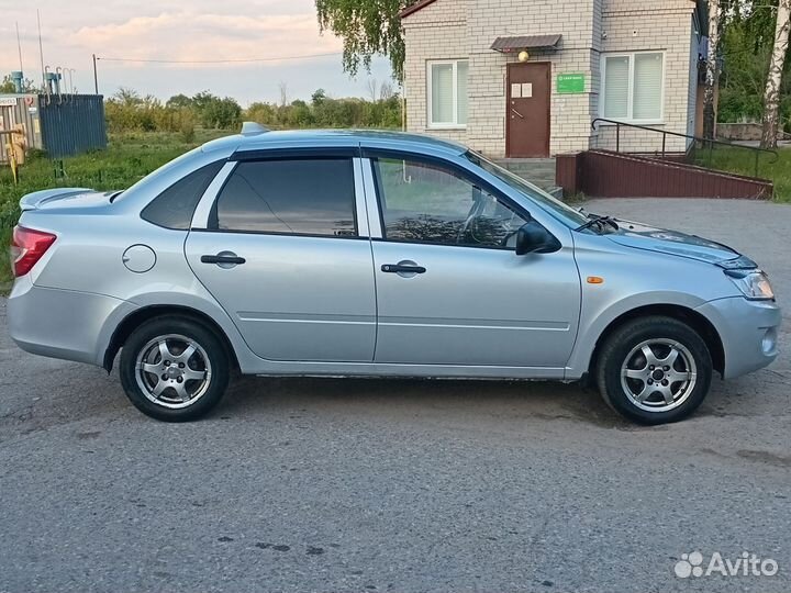 LADA Granta 1.6 МТ, 2012, 186 000 км