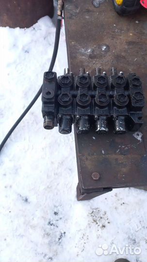 Гидрораспределитель на кму канглим 1256