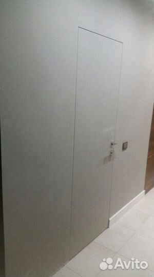 Межкомнатная скрытая дверь под отделку