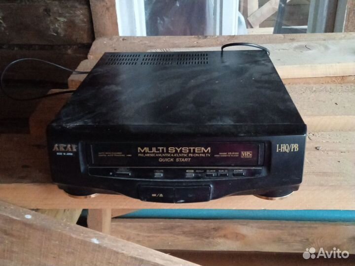 Видеомагнитофон Akai