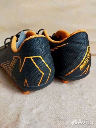 Бутсы р.38,5